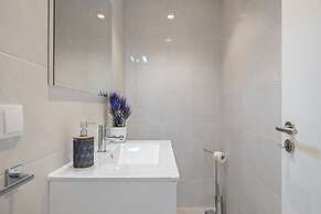 Contemporary Residence B by Homie
