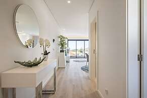 Contemporary Residence B by Homie