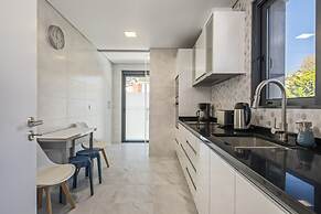 Contemporary Residence B by Homie