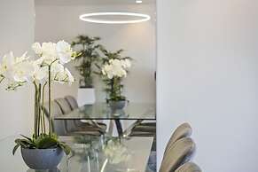 Contemporary Residence C by Homie