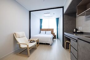 Grandbleu Hotel & Residence