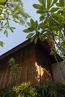 Unagi Wooden Villa by Emana