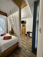 Rizo Boutique Superior Hotel