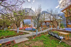 Regal Retreat