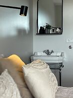 Lindarholl Guesthouse