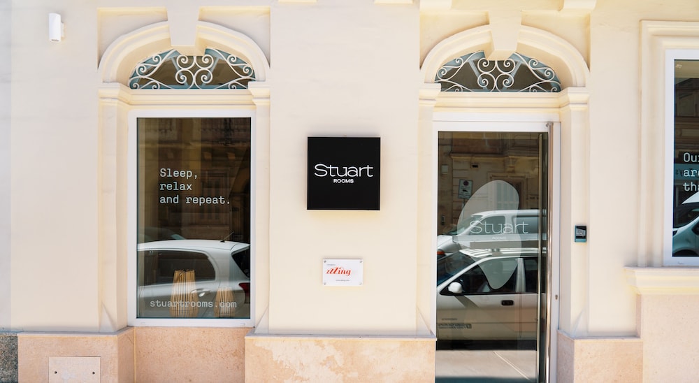 Stuart Rooms Gzira Promenade