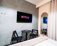 Stuart Rooms Gzira Promenade
