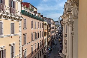 Palazzo Goldoni Condotti Collection