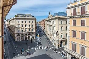 Palazzo Goldoni Condotti Collection