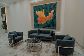REAL HOTEL