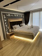 Platinum Pyramids Inn