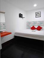 Max Travellers Inn
