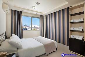 Rhodes Central Suite