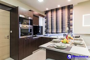 Rhodes Central Suite