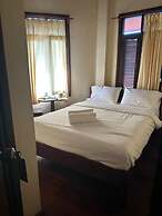 Tingkham Guesthouse