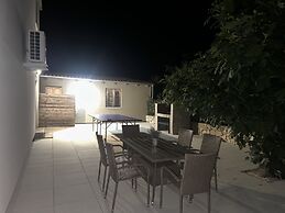 Villa Dika Nin