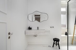 Brand new luxury apartment riverside