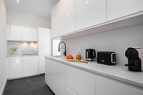 Brand new luxury apartment riverside