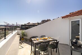 Brand new luxury apartment riverside