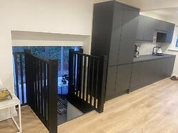 Sleeps7-parking-garden-patio