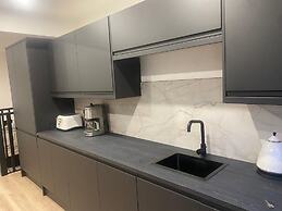 Sleeps7-parking-garden-patio