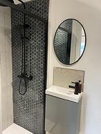 Sleeps7-parking-garden-patio