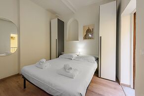 Uffizi 3 bedrooms by Mmega
