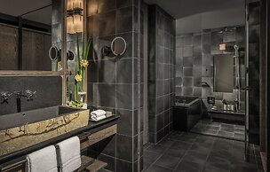 Four Seasons Hotel Osaka