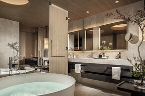 Four Seasons Hotel Osaka