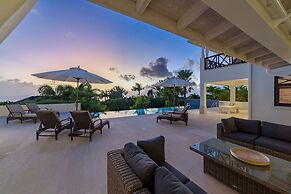 Infinity House by Blue Sky Luxury