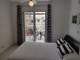 Cyprus-2 Beds Ensuite, Pool, Patios, Wifi, Parking