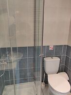Cyprus-2 Beds Ensuite, Pool, Patios, Wifi, Parking