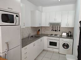 Cyprus-2 Beds Ensuite, Pool, Patios, Wifi, Parking
