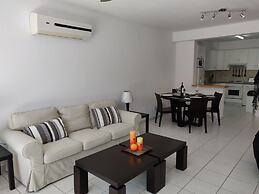 Cyprus-2 Beds Ensuite, Pool, Patios, Wifi, Parking
