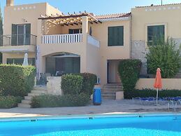 Cyprus-2 Beds Ensuite, Pool, Patios, Wifi, Parking