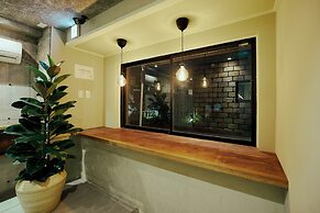 Akasaka Guesthouse HIVE - Hostel