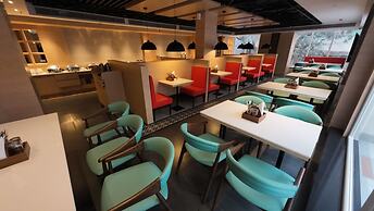 Hotel Sura Grand