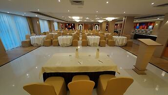Hotel Sura Grand