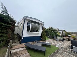 Cosy Chalet With Garden