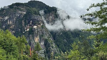 Taktsangri-La