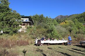 Taktsangri-La