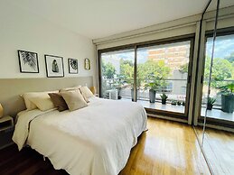 Stylish Apartment with Pool Acces