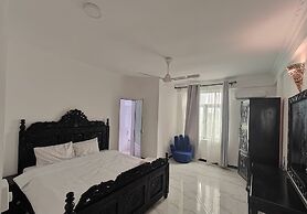 AYAA LUXURY APARTMENT 4TH FLOOR