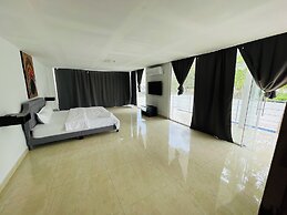 Gorgona Beach Hotel