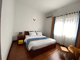 Maha Kali Hotel