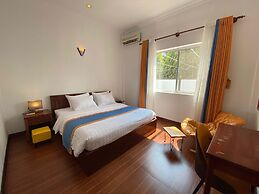 Maha Kali Hotel