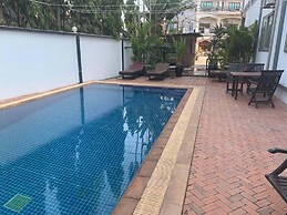 Maha Kali Hotel