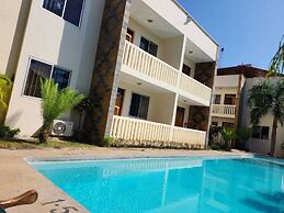 Lux Suites Diani Airstrip Villas