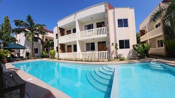 Lux Suites Diani Airstrip Villas
