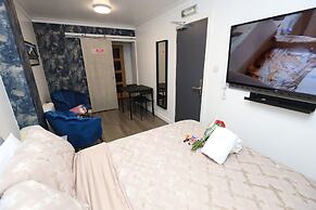 VR Apartments